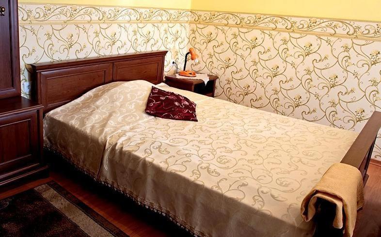 Hotel Mily Krosno Quarto foto